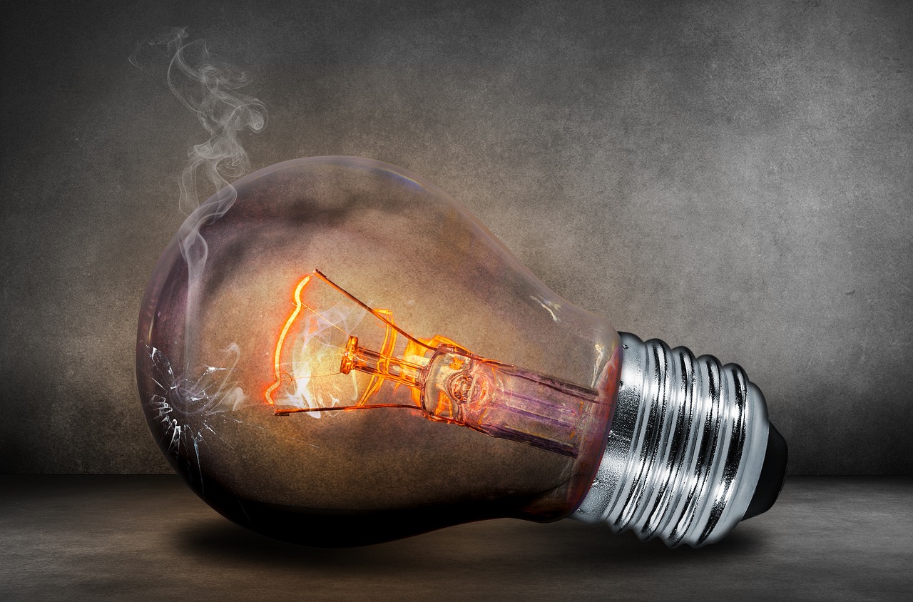 一括比較でおすすめの電気プランをウェブで探す方法は？