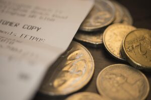 電気料金をまとめて支払いする際にポイントを貯める方法は？